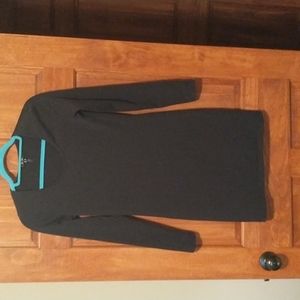 Yest women's size 6 black long-sleeved dress, fitted scoop neck
